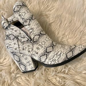 Size 8 Brand New Skin Print Bootie